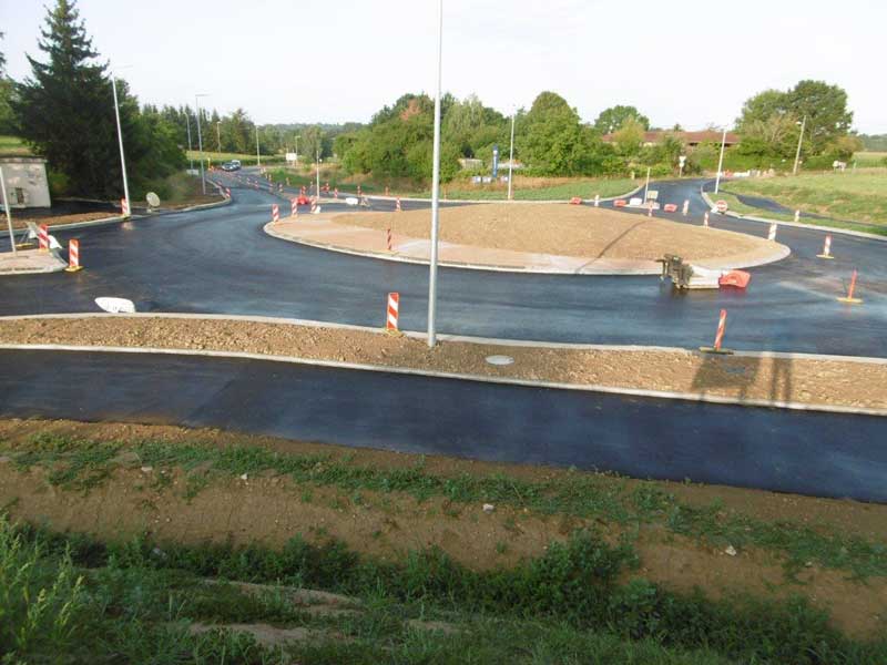 Aménagement dun carrefour giratoire sur la RD 117 à Saint Denis lès