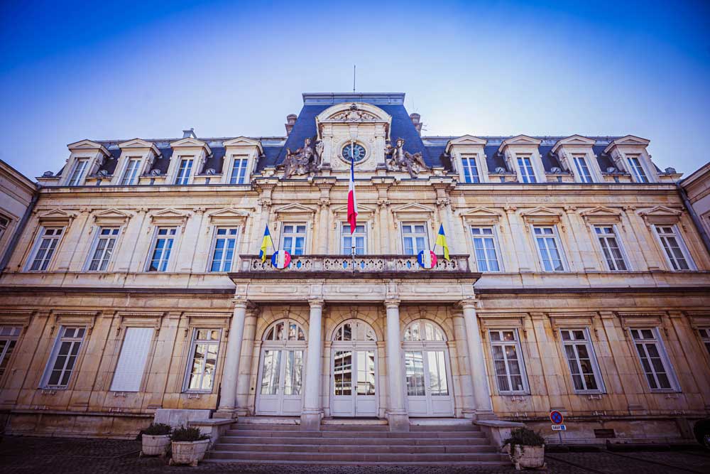 Façade de l'Hôtel du Département et de la Préfecture