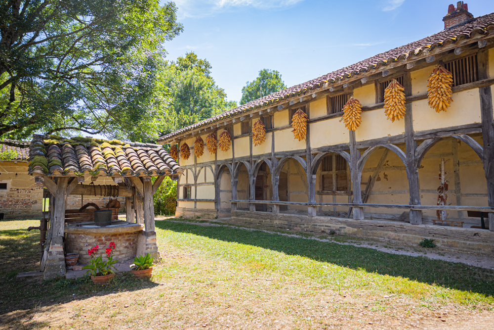 Vue extérieure de la ferme Bressane