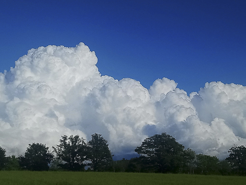 Nuage moelleux à la Chapelle du Chatelard 1