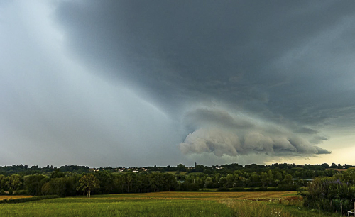 Nuage Mur sous une supercellule ( Orage)