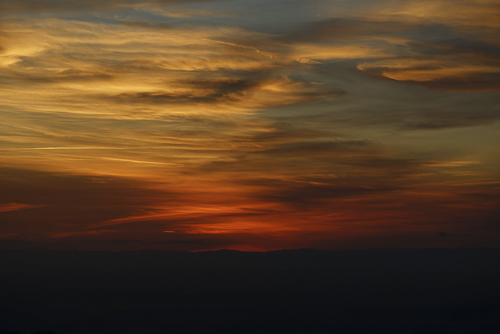 Nuages incandescents un soir d'automne