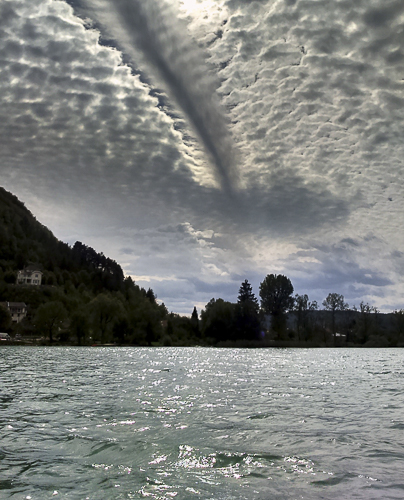 Sous la surface du ciel